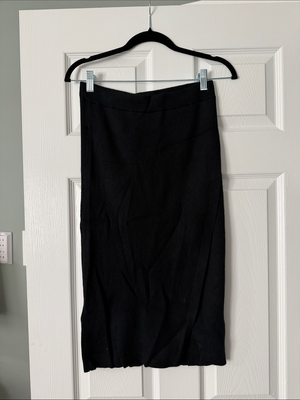 Abercrombie & Fitch Black Ribbed Midi Skirt